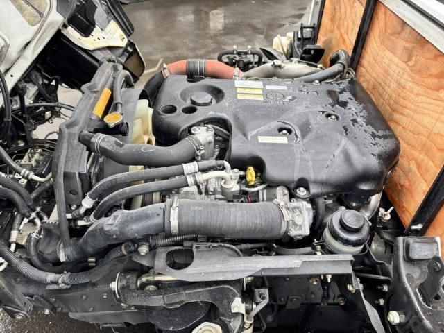 Mazda TITAN 2014-03 7737896-16