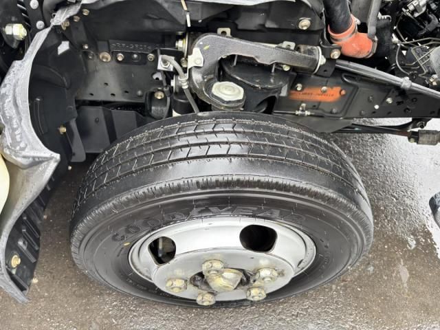 Mazda TITAN 2014-03 7737896-21