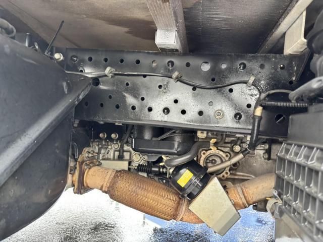 Mazda TITAN 2014-03 7737896-24