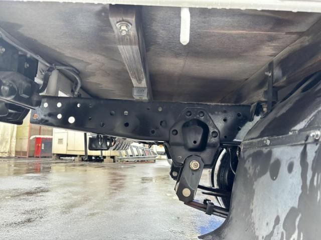 Mazda TITAN 2014-03 7737896-26