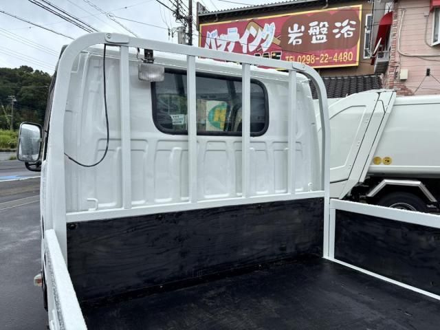 Mazda TITAN 2014-03 7737896-7
