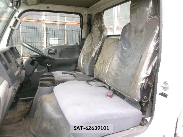Mazda TITAN 2016-05 7789883-21