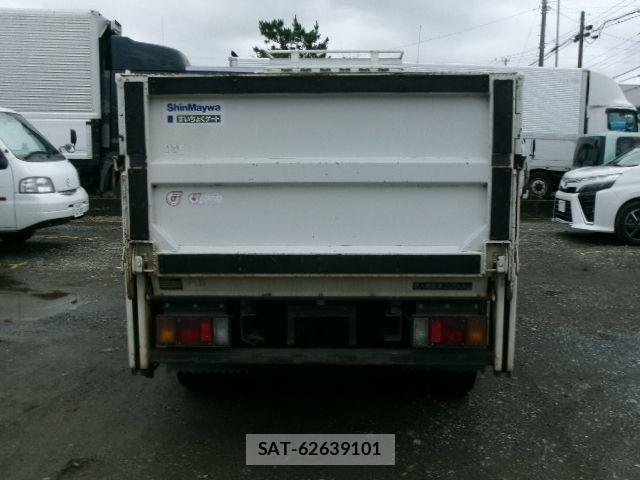 Mazda TITAN 2016-05 7789883-4