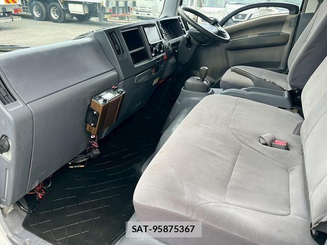 Mazda TITAN 2010-02 7964132-23