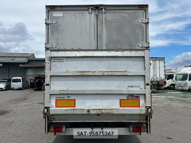 Mazda TITAN 2010-02 7964132-6