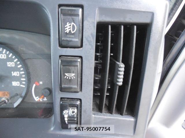 Mazda TITAN 2014-12 8038778-16