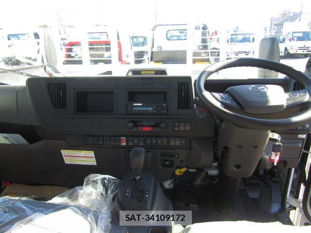 Mazda TITAN 2026-06 8038770-17