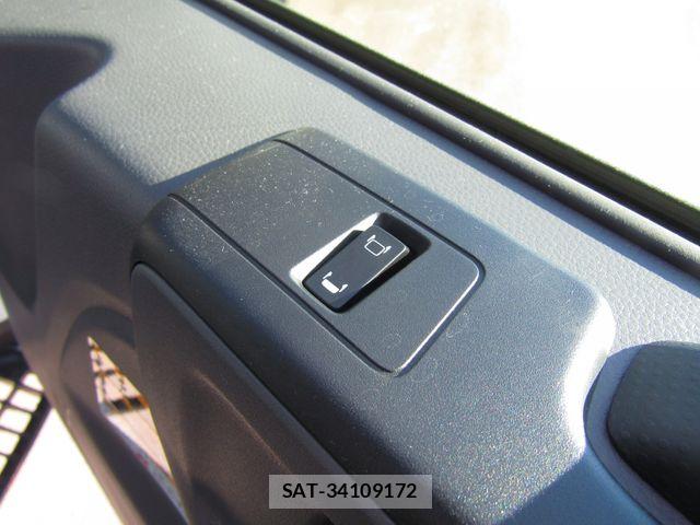 Mazda TITAN 2026-06 8038770-28