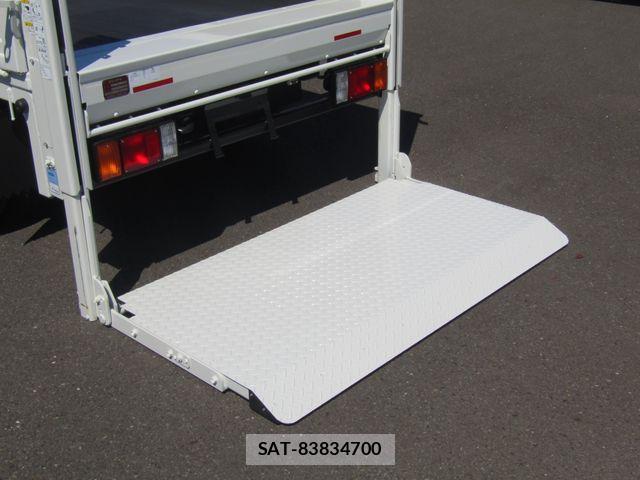Mazda TITAN 2026-06 8038772-9