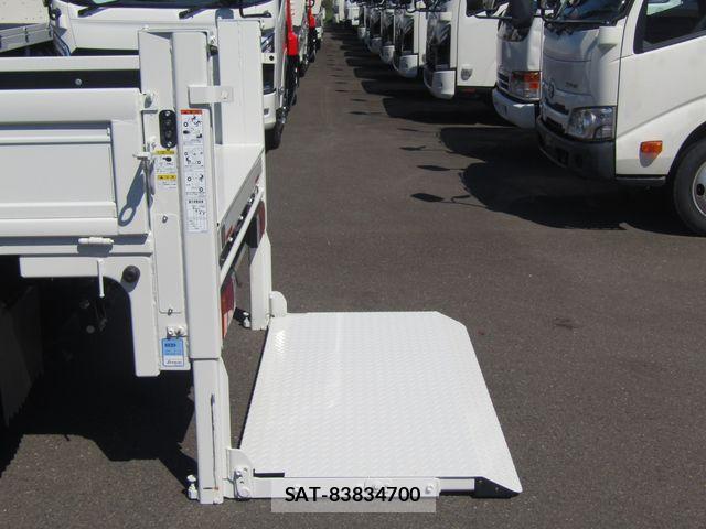 Mazda TITAN 2026-06 8038772-10