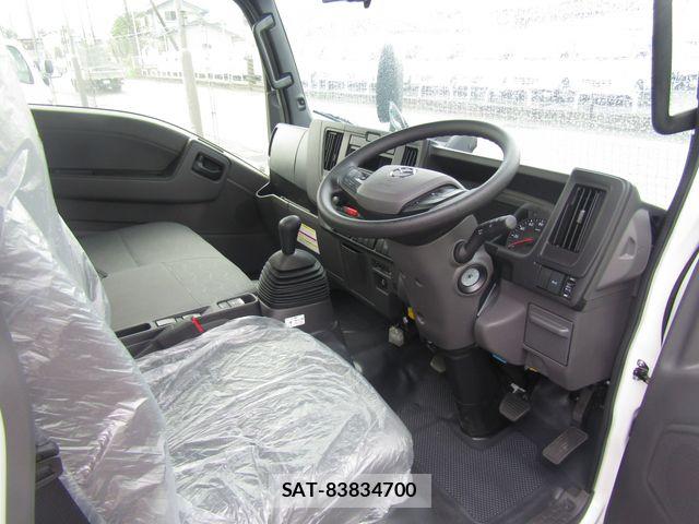 Mazda TITAN 2026-06 8038772-14