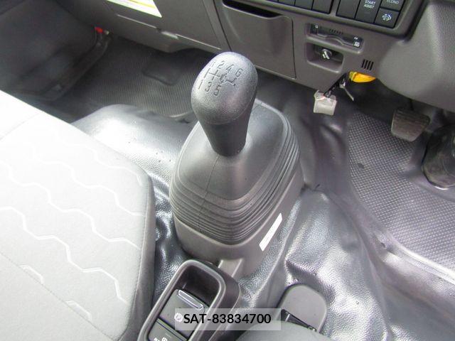 Mazda TITAN 2026-06 8038772-17