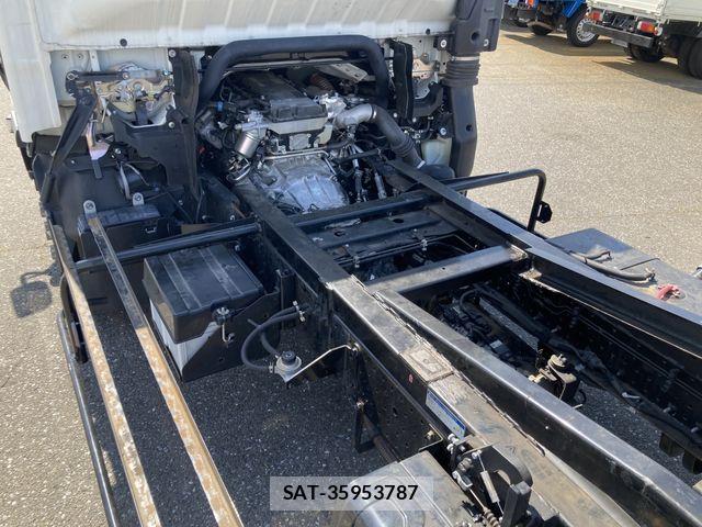 Mazda TITAN 2022-04 8075935-15