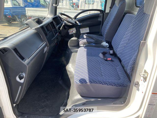 Mazda TITAN 2022-04 8075935-7