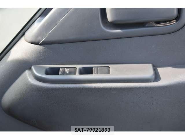 Mazda TITAN 2016-07 8102311-9