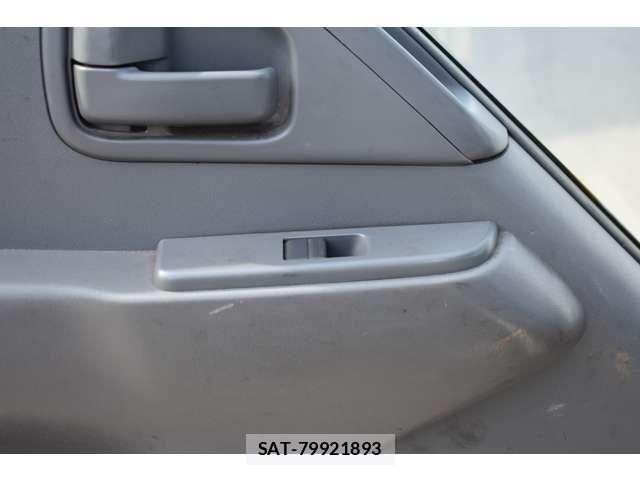 Mazda TITAN 2016-07 8102311-11
