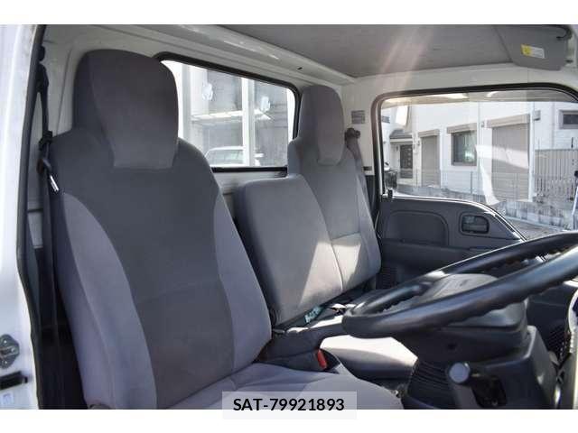 Mazda TITAN 2016-07 8102311-12