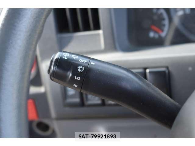 Mazda TITAN 2016-07 8102311-15