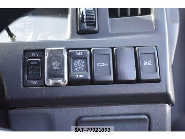 Mazda TITAN 2016-07 8102311-17