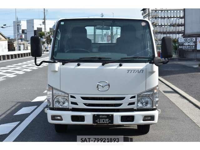 Mazda TITAN 2016-07 8102311-1