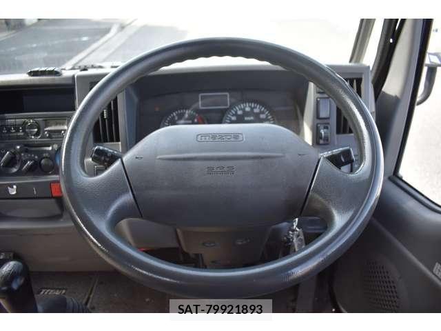 Mazda TITAN 2016-07 8102311-5