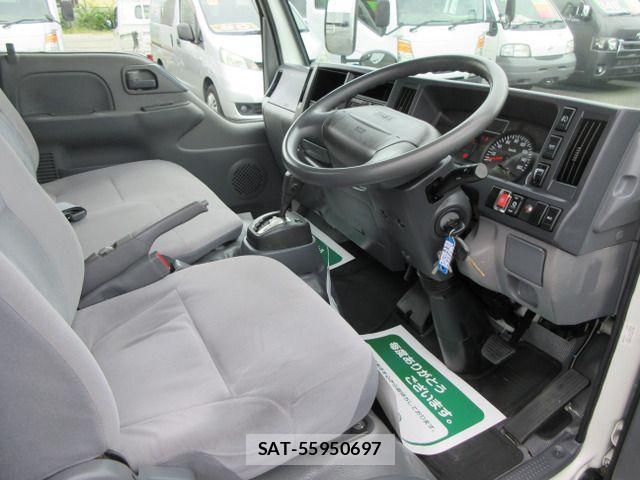 Mazda TITAN 2017-01 8102309-10