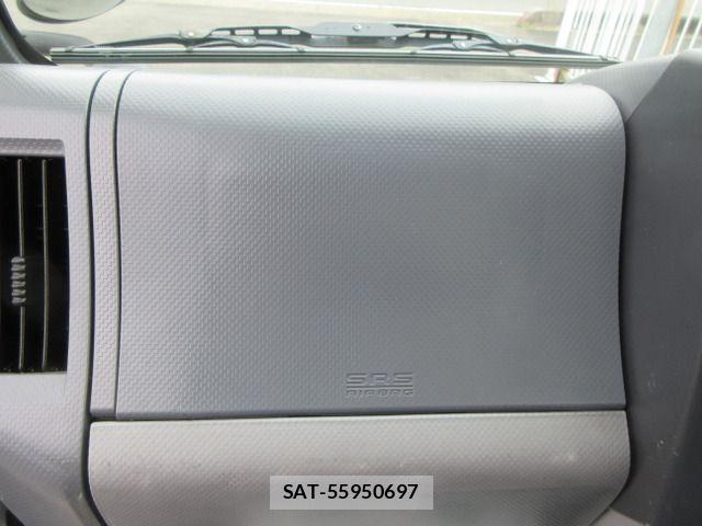 Mazda TITAN 2017-01 8102309-17