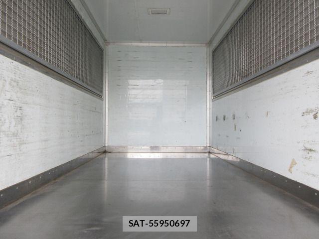 Mazda TITAN 2017-01 8102309-19