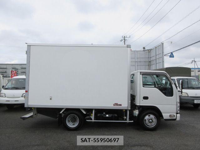 Mazda TITAN 2017-01 8102309-3