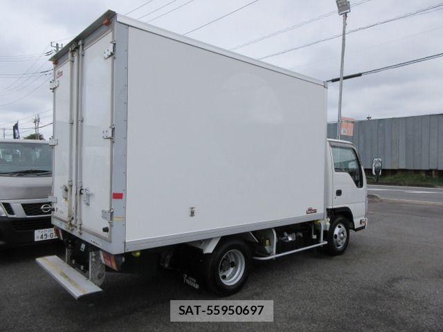 Mazda TITAN 2017-01 8102309-7