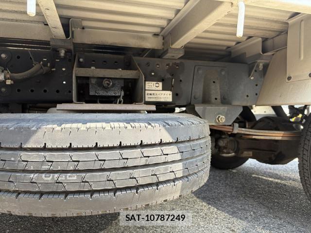 Mazda TITAN 2014-04 8146871-15