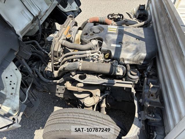 Mazda TITAN 2014-04 8146871-20