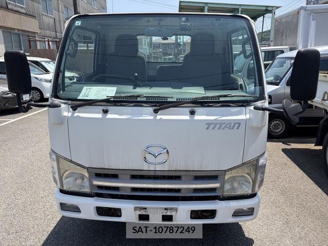Mazda TITAN 2014-04 8146871-2