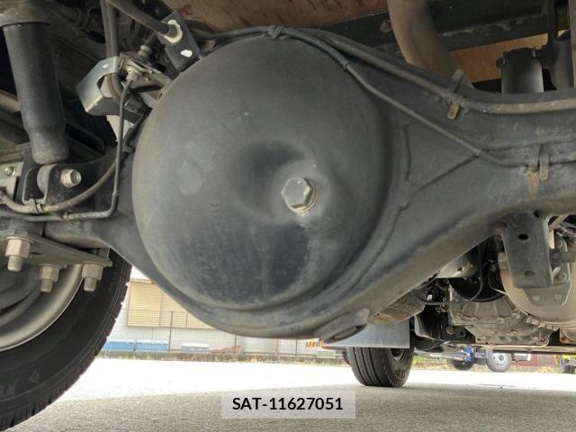 Mazda TITAN 2023-02 8159388-12