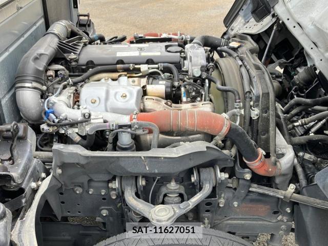 Mazda TITAN 2023-02 8159388-14