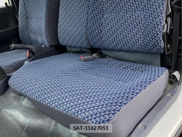Mazda TITAN 2023-02 8159388-16