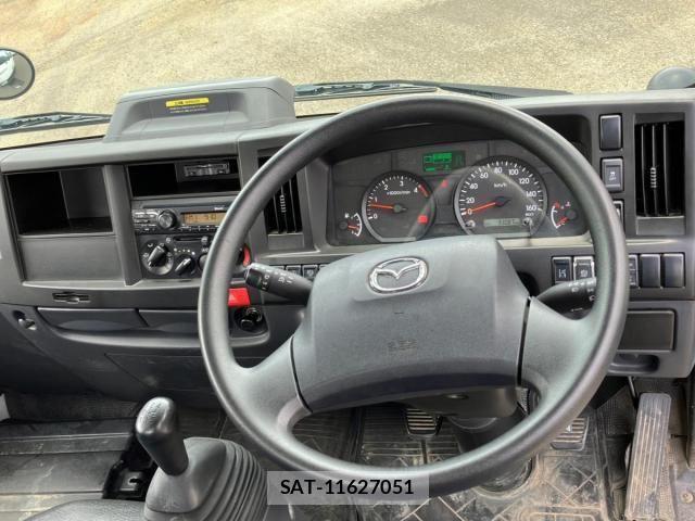 Mazda TITAN 2023-02 8159388-17