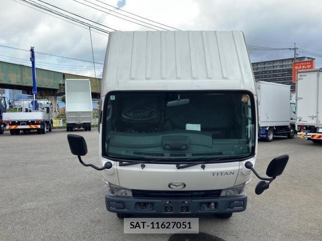 Mazda TITAN 2023-02 8159388-19