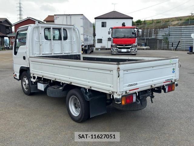 Mazda TITAN 2023-02 8159388-3