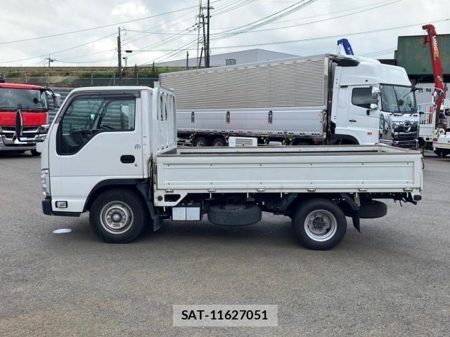 Mazda TITAN 2023-02 8159388-4