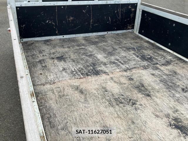 Mazda TITAN 2023-02 8159388-7