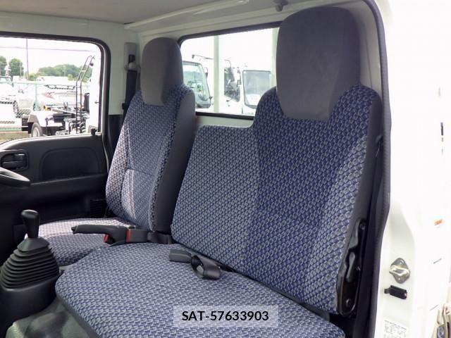 Mazda TITAN 2021-05 8232157-10
