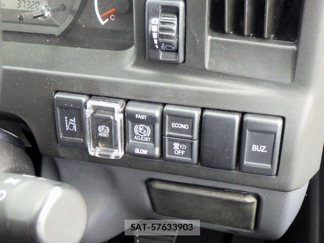 Mazda TITAN 2021-05 8232157-15