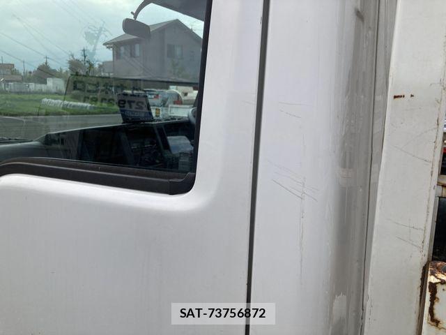 Mazda TITAN 2014-06 8246949-14