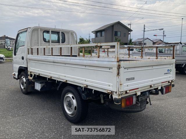 Mazda TITAN 2014-06 8246949-3
