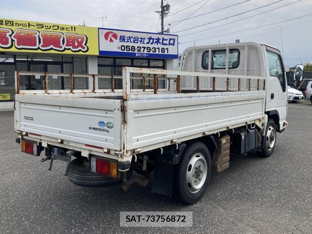 Mazda TITAN 2014-06 8246949-5
