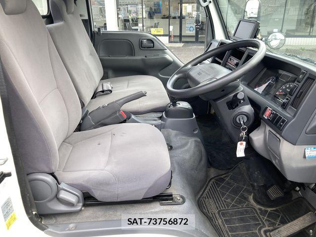 Mazda TITAN 2014-06 8246949-7