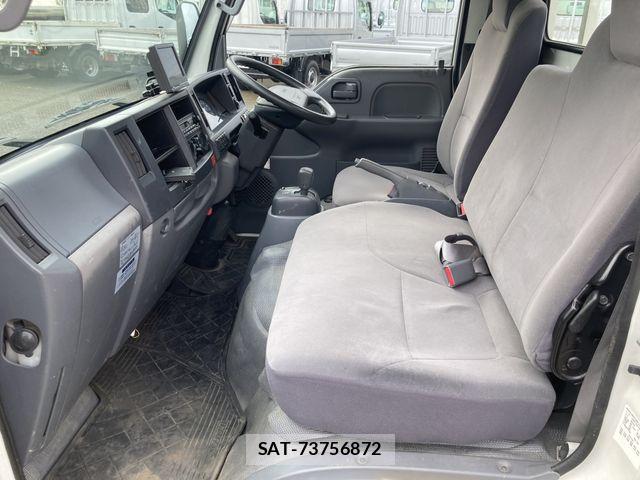 Mazda TITAN 2014-06 8246949-8