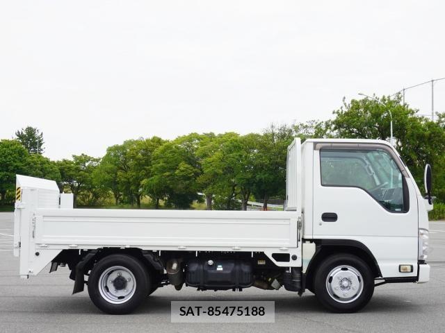 Mazda TITAN 2013-11 8246950-9