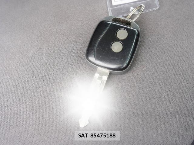 Mazda TITAN 2013-11 8246950-28